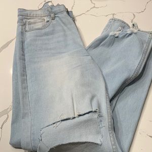Wide leg distressed Jean